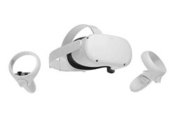 White Oculus Headset with two white controllers