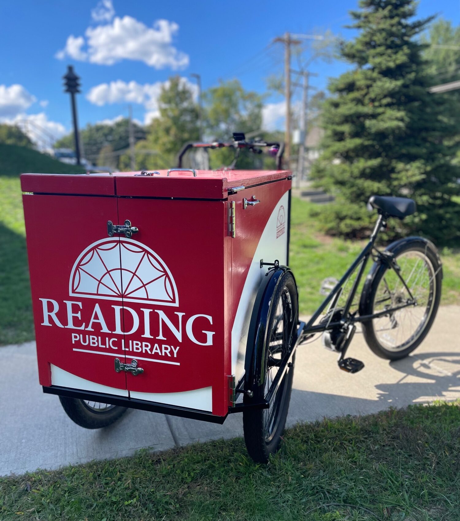 Image of the Reading Book Bike with the red RPL Logo